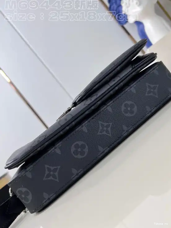 Cheap VUITTON MESSENGER TRIO LOUIS 0610